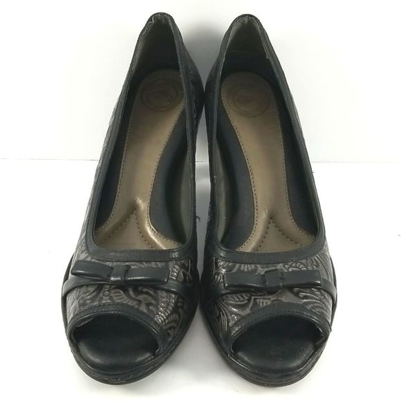 Nurture “Sandee” Tooled Leather Peep Toe Heels Size 7. S742 - Picture 2 of 5